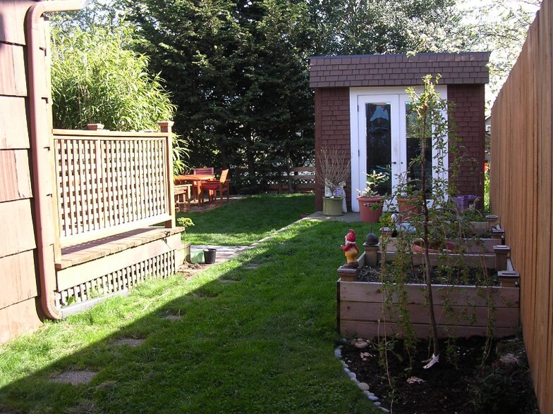 Building Photo - 839 NW 65th St