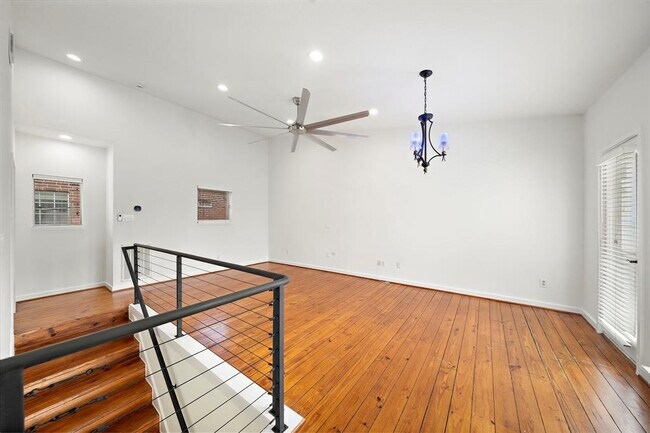 Building Photo - 5920 Fairdale Ln