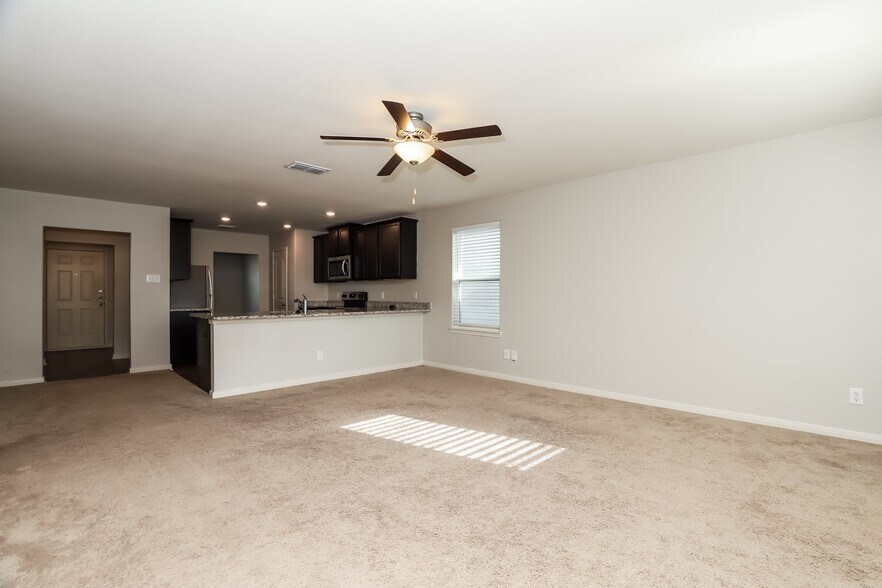 Building Photo - 7306 Lazy Cyn