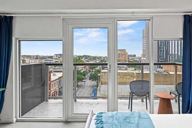 Building Photo - 119 E 6th St