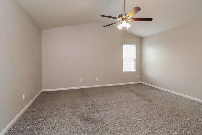 Building Photo - 137 Autumn Bluff Cir