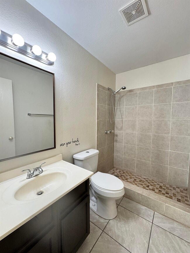 Building Photo - 209 Mescalero Dr