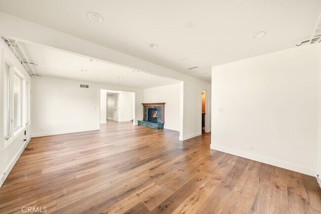 Building Photo - 2646 Basswood St