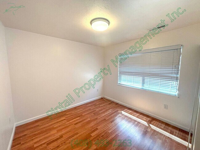 Building Photo - 3428 San Marino Ave