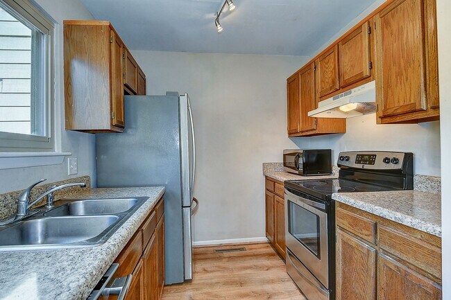 Building Photo - FOR RENT -  AEIRES ON THE BAY!