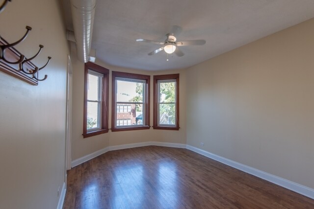 Building Photo - 2475 W Pensacola Ave