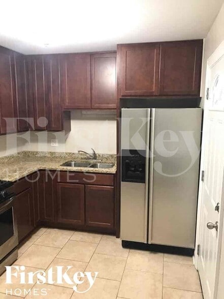 Building Photo - 430 E Clark St