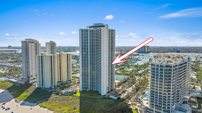 Building Photo - 3000 N Ocean Dr