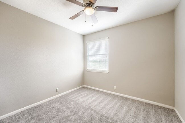 Building Photo - 2515 Allred Dr
