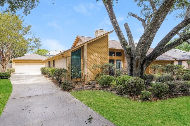 Building Photo - 12502 Olympia Dr