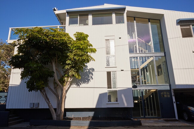 Building Photo - 14 Westwind St