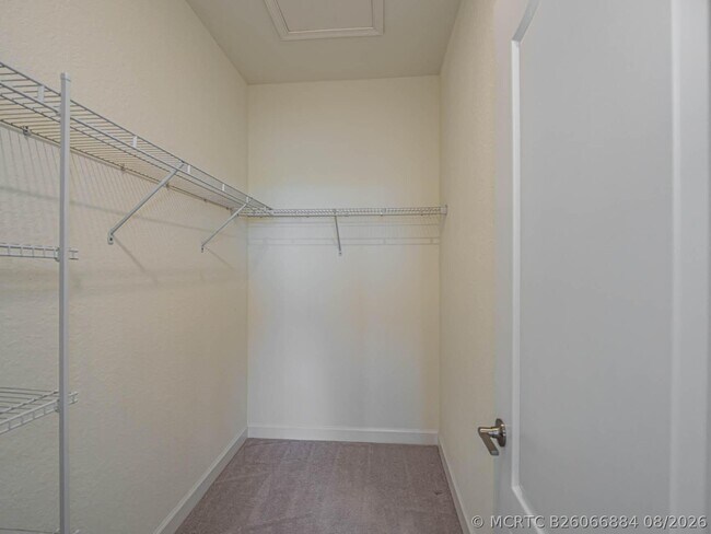 Building Photo - 10032 W Villa Cir