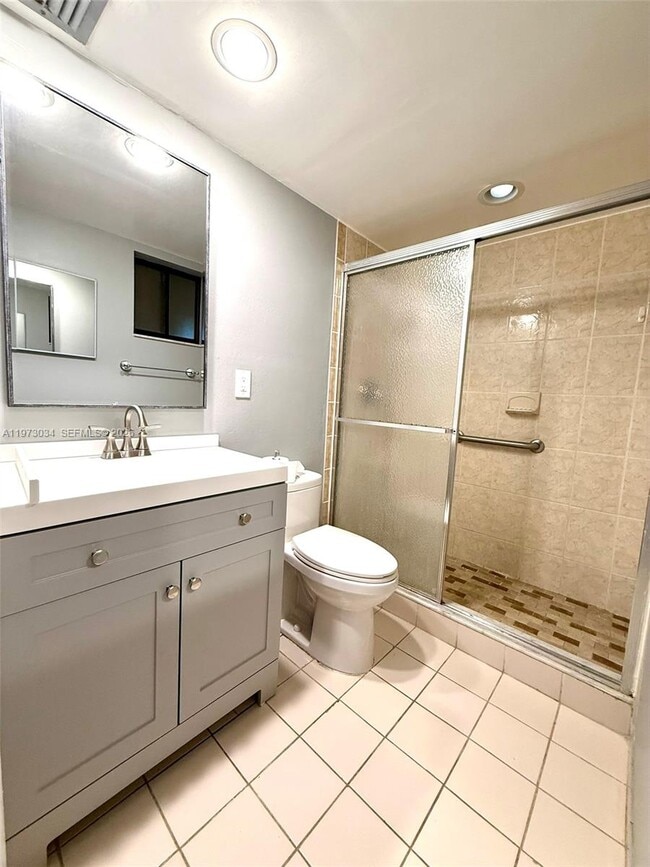 Building Photo - 5220 Las Verdes Cir