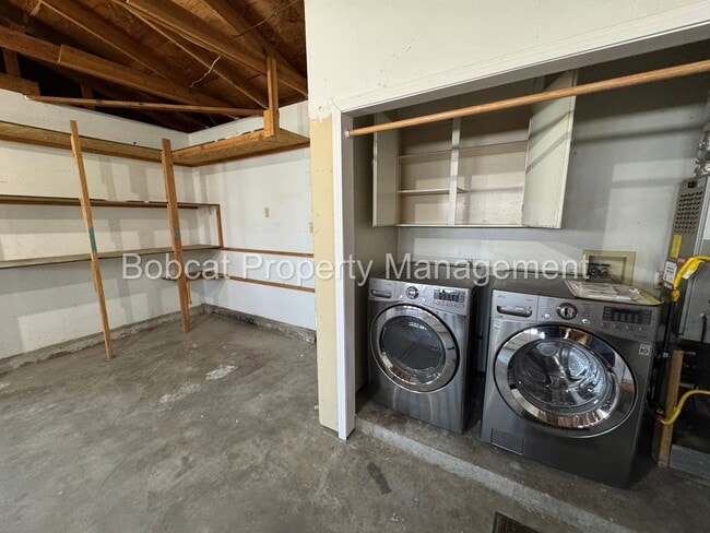 Building Photo - 3 Bed, 2 Bath, Home Located in Gardnerville