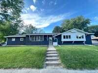 Building Photo - Modern 3+ Bedroom House in Cooper School N...