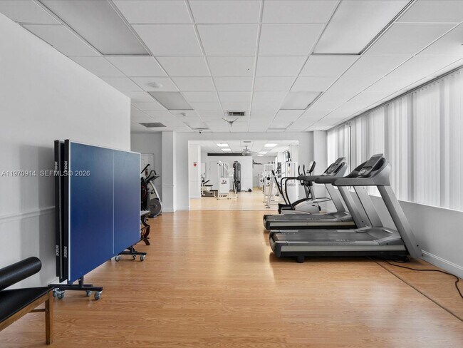 Building Photo - 336 N Birch Rd