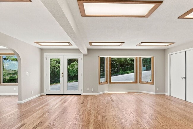 Building Photo - Million Dollar Views! Available Now!