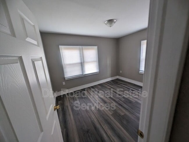 Building Photo - 1047 Lexington Ave