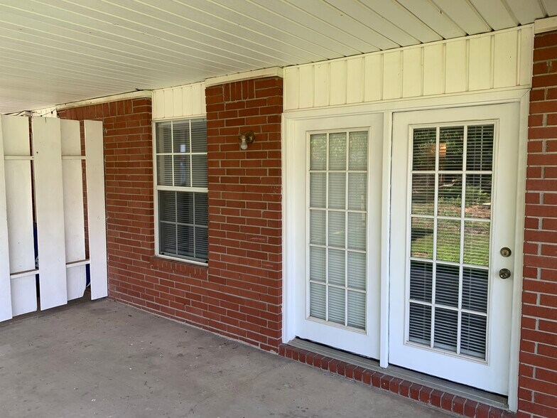 Building Photo - 507A Camellia Dr