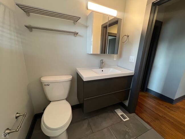 Building Photo - 154 S 9th Ave