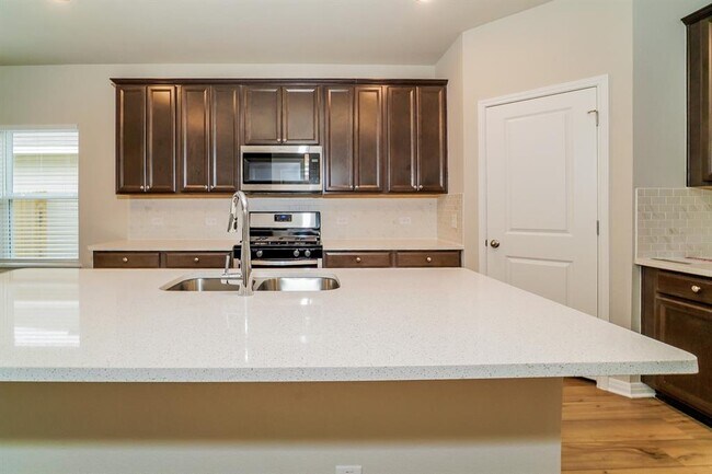 Building Photo - 202 Babblebrook Way