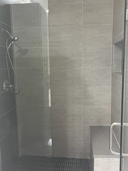 Master Bathroom Shower - 3518 Zanzibar Way