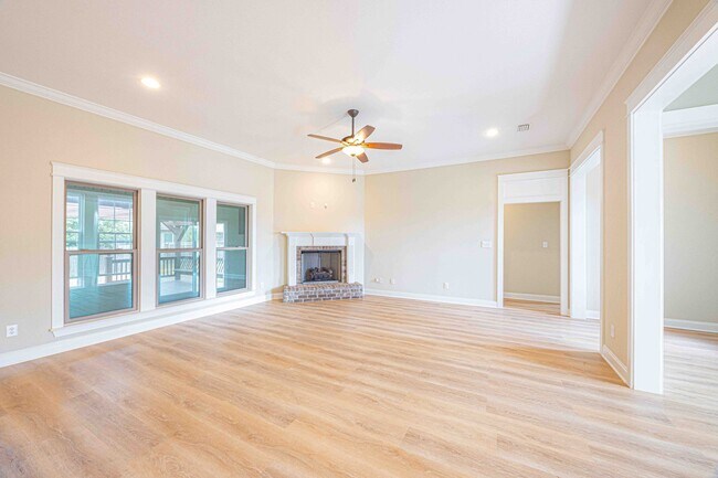 Building Photo - 27142 Gramercy Ln