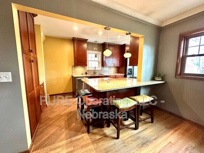 Building Photo - 5120 Franklin St