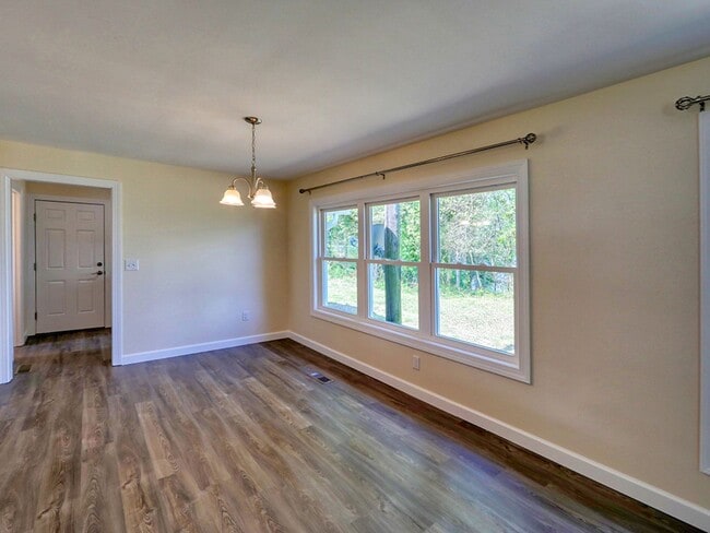 Building Photo - Waterfront Living in Historic Milton! 3-be...
