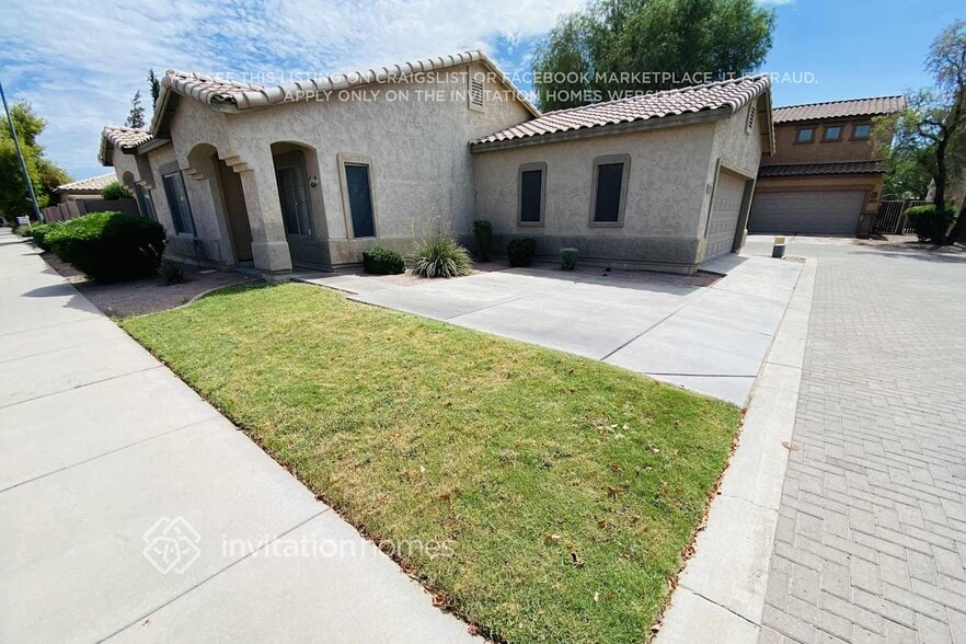 Primary Photo - 2593 E Riviera Dr