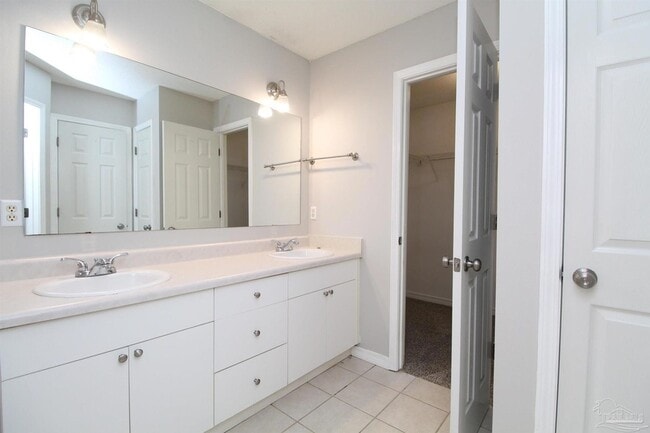 Building Photo - 2081 Sequoia Cir