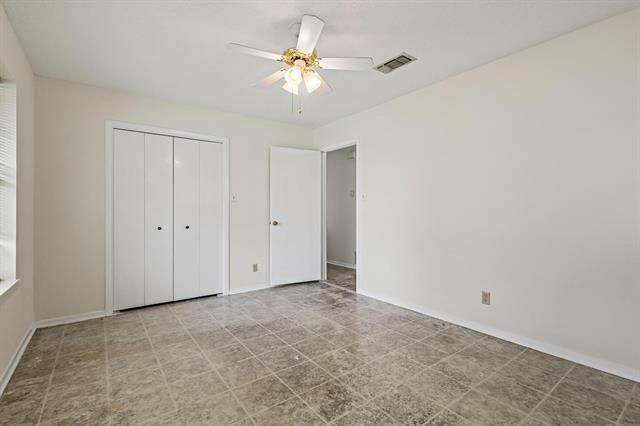 Building Photo - 216 Red River Dr