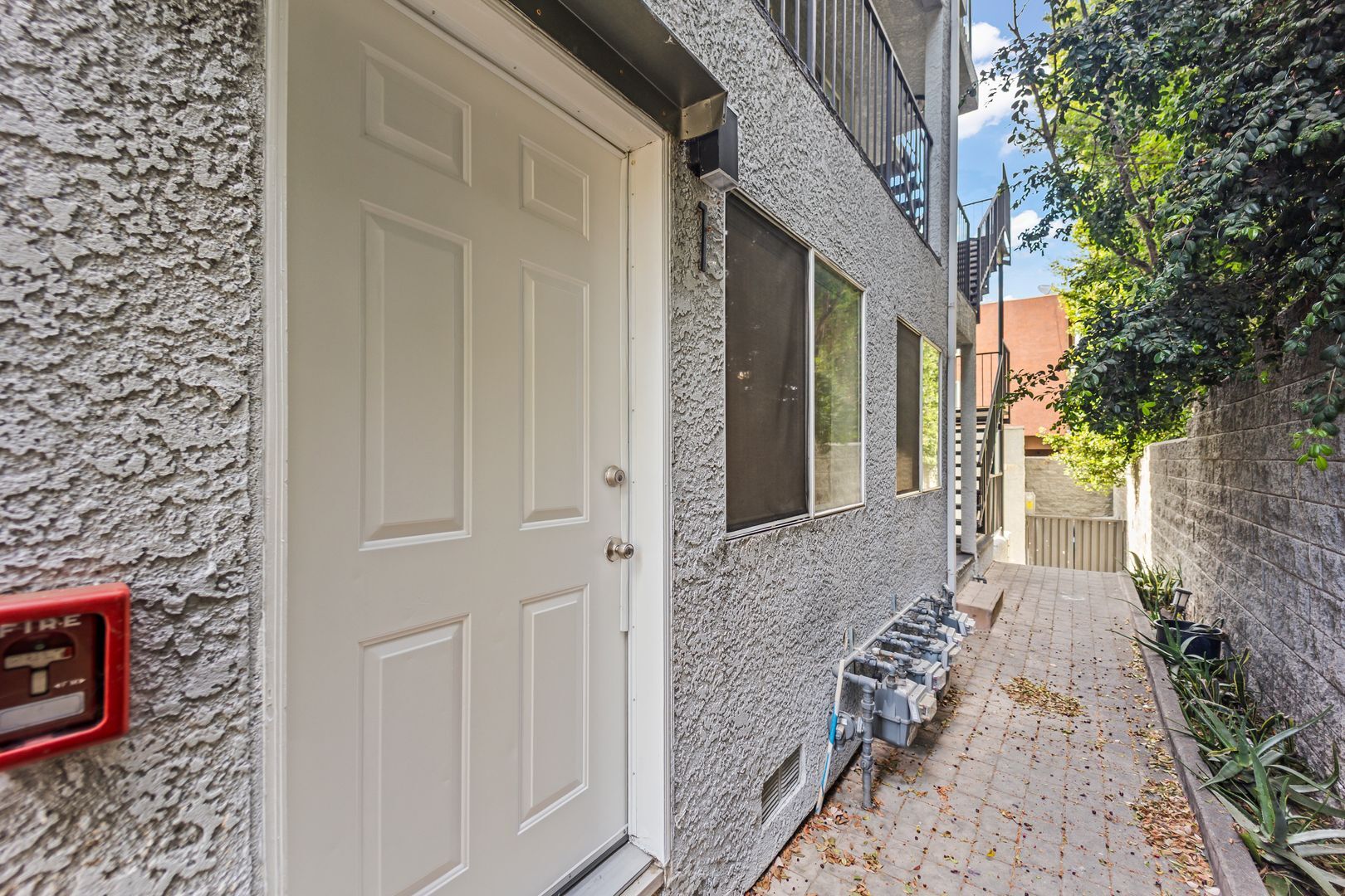 Building Photo - 231 E Hyde Park Blvd