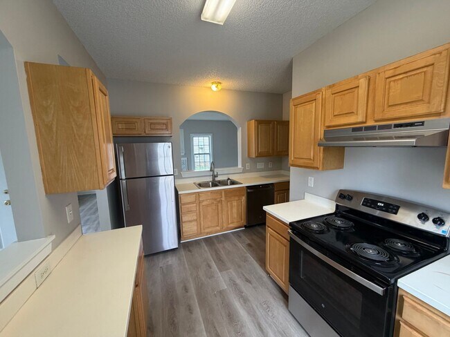 Building Photo - Newly Remodeled