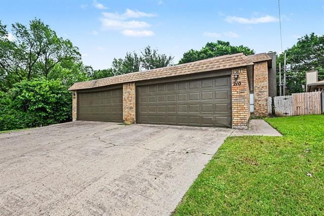 Building Photo - 2103 Mistletoe Ave