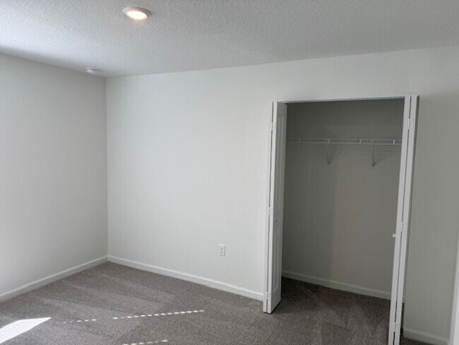 Building Photo - New Construction Rental, Conveniently Located near Cathedral Oak & First Coast Expressway