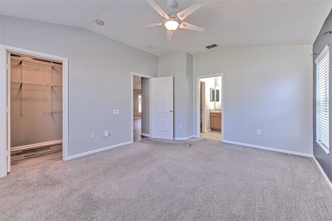 Building Photo - 5046 Gato Del Sol Cir