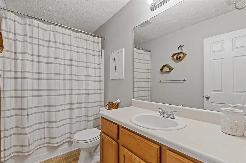 Full Bath - 2280 Baker Station Dr