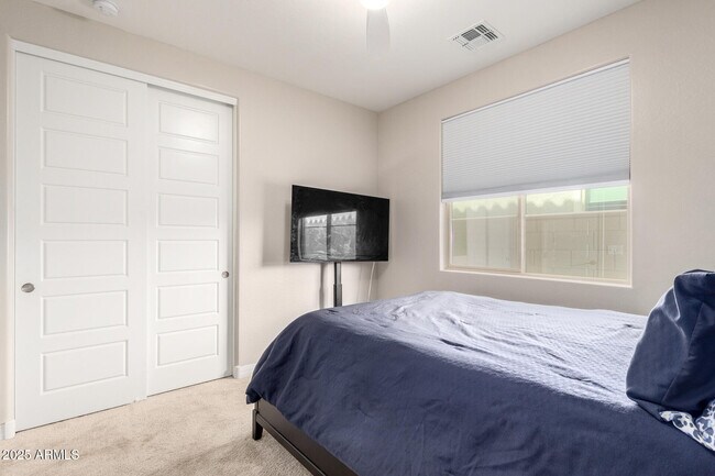 Building Photo - 10029 E Tahoe Ave