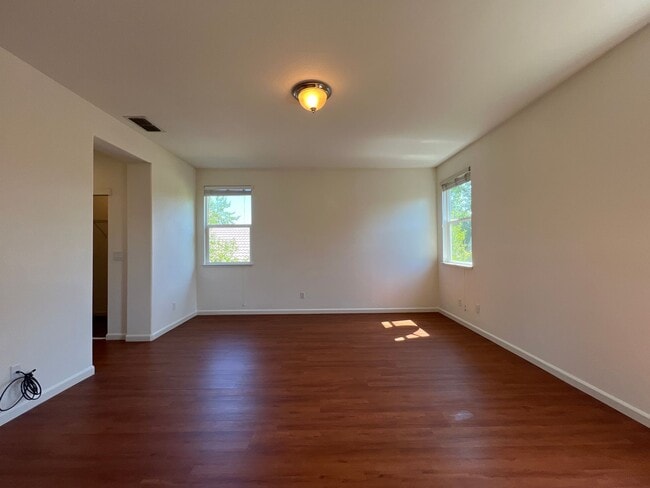 Building Photo - Spacious Folsom Parkway Home Near Park wit...