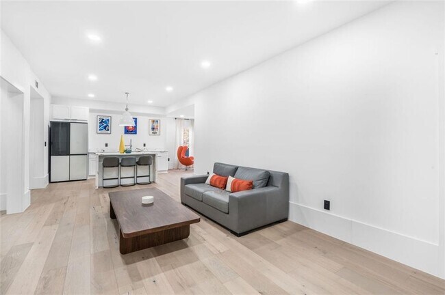 Building Photo - 507 Karen Ln