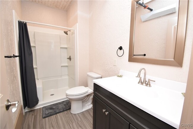 Building Photo - 152 Court 5 Ct