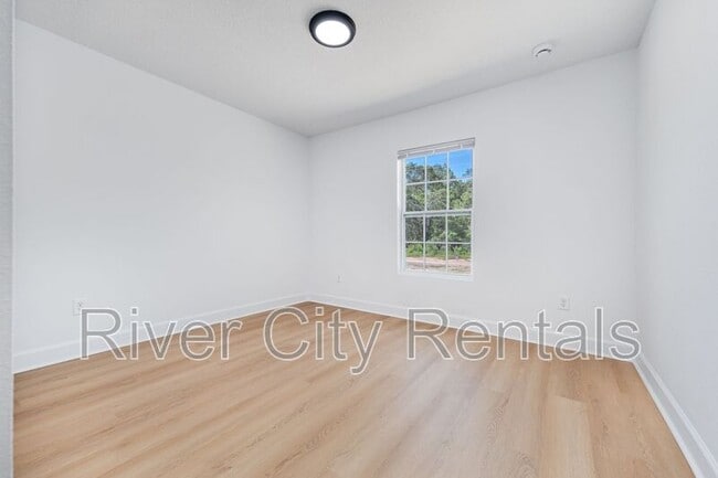 Building Photo - 5655 Bandelier St