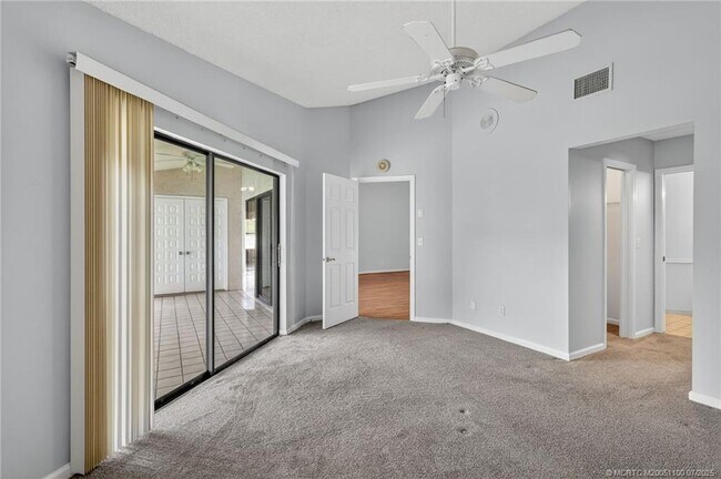 Building Photo - 6060 SE Martinique Dr