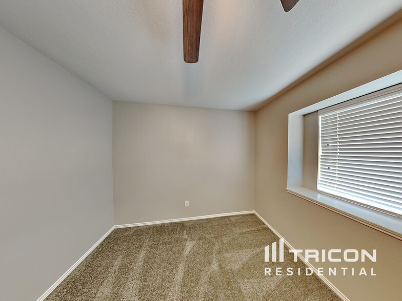 Building Photo - 88 Post Oak Dr