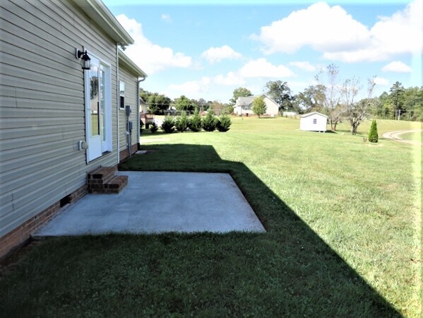 Building Photo - 123 Pen Ct