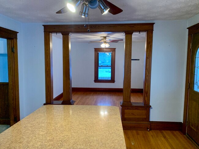 Building Photo - 6 Clark St