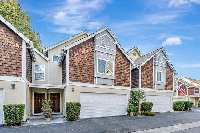 Building Photo - Elegant 3-Bedroom Home with Modern Upgrade...