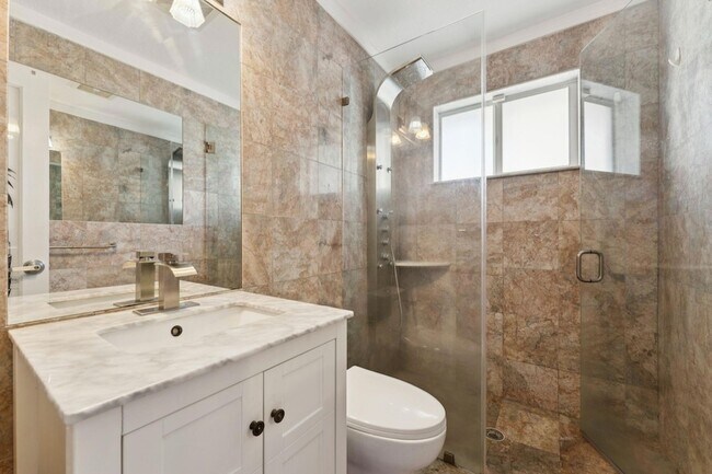 Building Photo - 911 NW 7th St