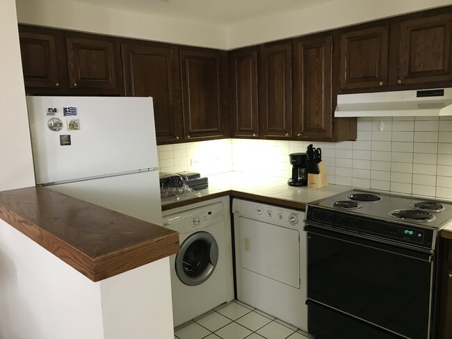 Kitchen - 1724 Willard St NW